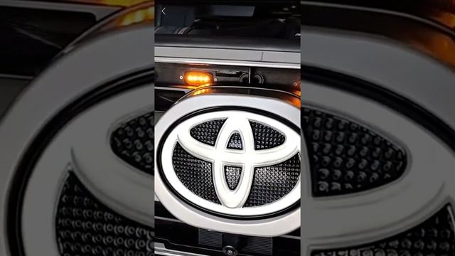 Оригинальная LED светодиодная эмблема Toyota Land Cruiser. смотреть онлайн
