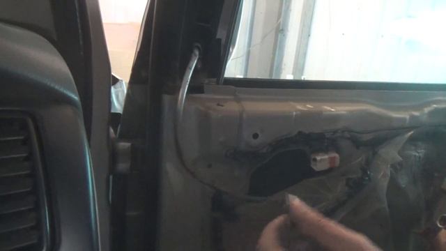 Как снять зеркало заднего вида. Mazda MPV. смотреть онлайн