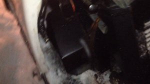 Звенит двигатель на снегоходе буран.