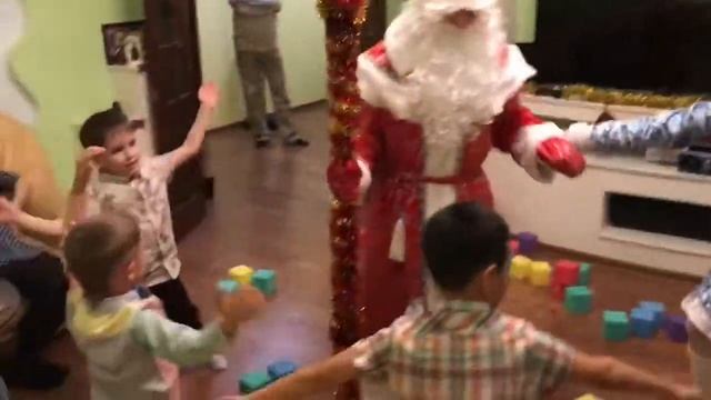 Новый год 2018 год. Дед Мороз в гостях у счастливого мальчика Марка смотреть онлайн