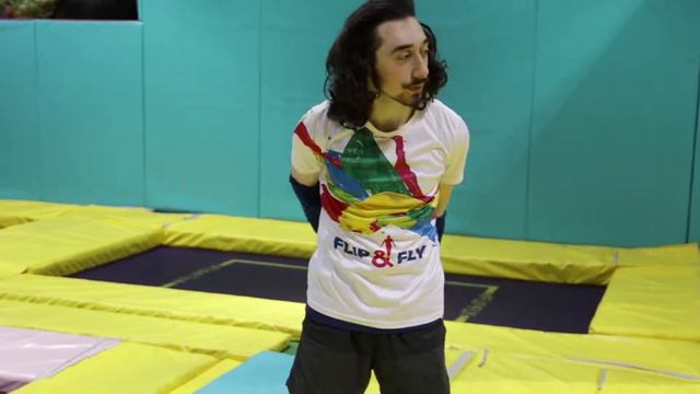 JumpOnBoard - Тренируем прыжки на доске в батутном зале. смотреть онлайн