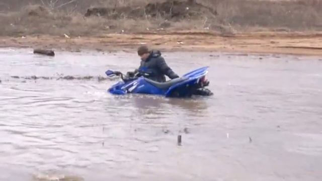 Квадроцикл на подводной рыбалке смотреть онлайн