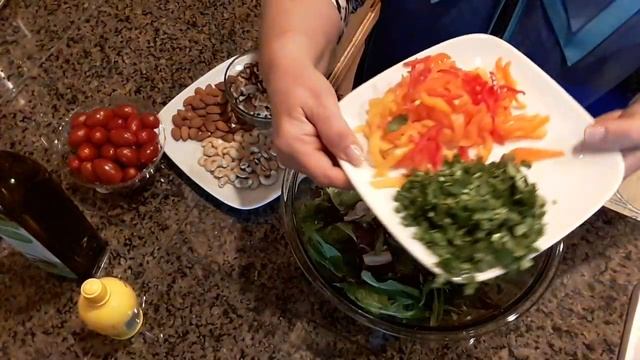 Салат к мясу на гриле. Рецепты Американской кухни. смотреть онлайн