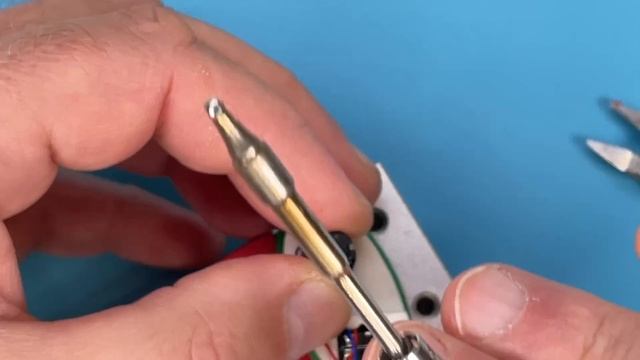 Electric Flux Dispenser смотреть онлайн