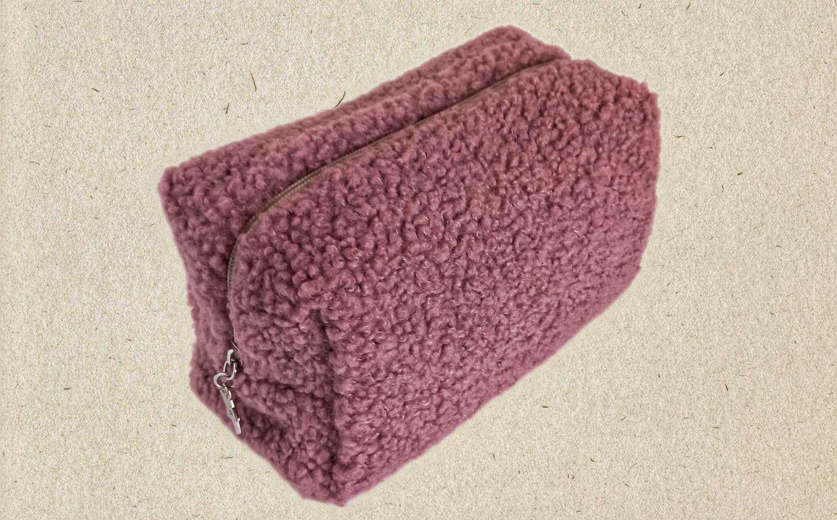 ШЬЮ ОБЪЁМНУЮ КОСМЕТИЧКУ ИЗ МЕХА #шьюсама #мастеркласс