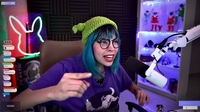 DIDIWINX REACCIONA A SU COMIC смотреть онлайн