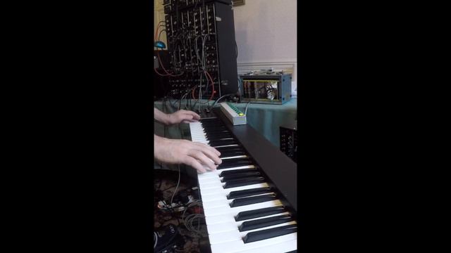 Moog Model 15 - dual CV & Trig demo... смотреть онлайн