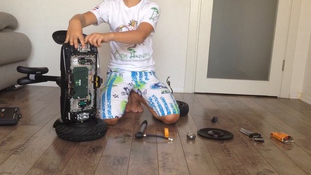 Чиним сигвэй (пробитое колесо у ninebot) смотреть онлайн