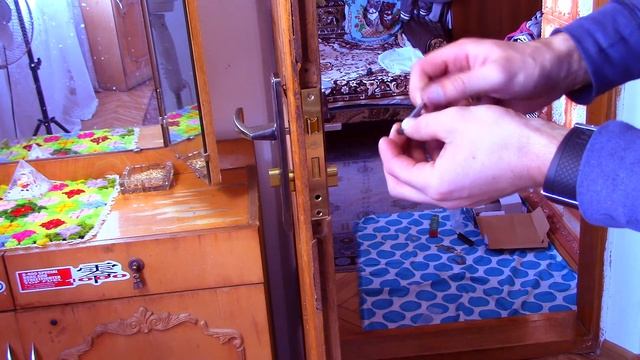 Замок!Установка дверного замка!Как заменить замок в двери своими руками! смотреть онлайн