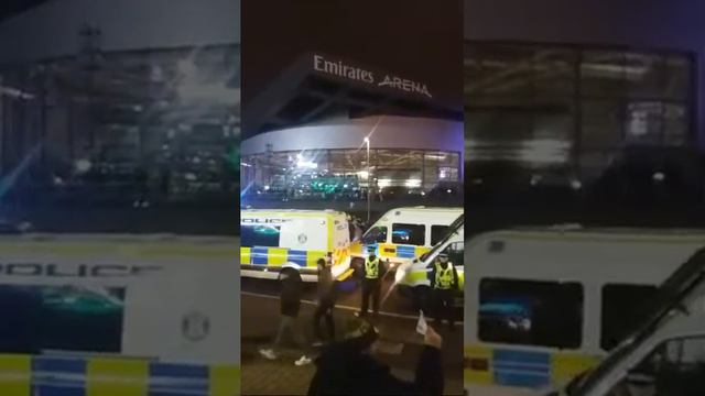 Anderlecht Fans Arrive At Celtic Park смотреть онлайн