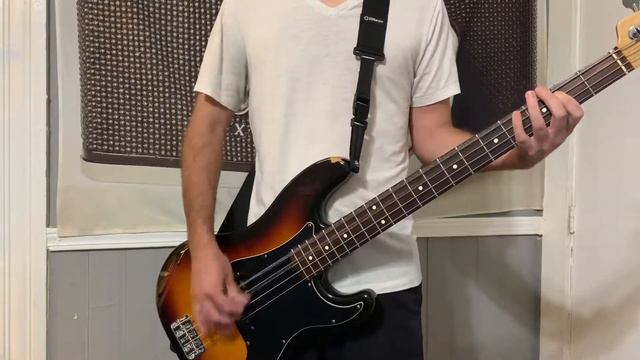 Blink-182 - Going Away To College Bass Cover смотреть онлайн