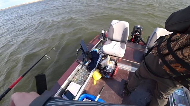Рыбалка на нижней Волге. Маково. Весна 2022. Жерех и сазан гнут палки. Тест новой лодки Girgis 390. смотреть онлайн