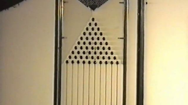 Нормальное распределение. Доска Гальтона.avi