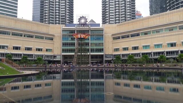 Petronas Twin Towers (Башни-близнецы Петронас Куала-Лумпур)(1) смотреть онлайн