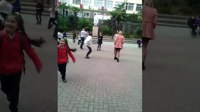 Школьные Танцы смотреть онлайн