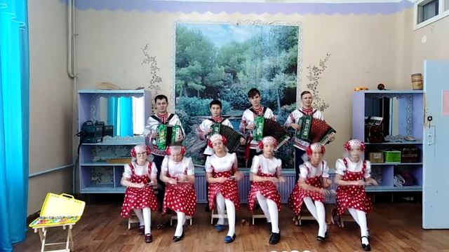 Детский образцовый ансамбль ложкарей «Солнышко» Вейся, вейся, капуста смотреть онлайн