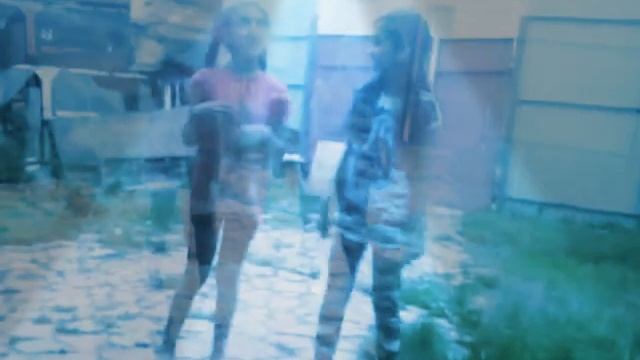 Девочка в военной форме тип моли молли не черная как она смотреть онлайн