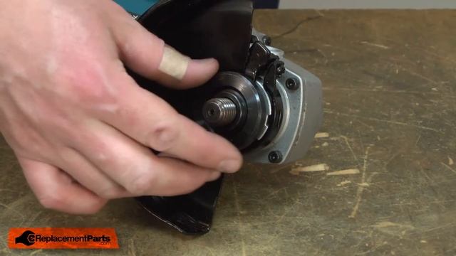 Makita Grinder Repair - Replacing the Inner Flange (Makita Part # 224378-9) смотреть онлайн