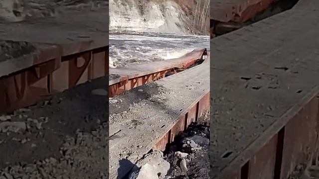 дороги Якутии ,смыло понтонную переправу смотреть онлайн