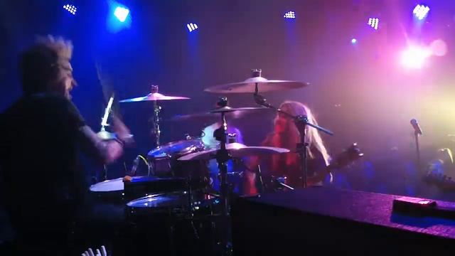 Dennis Zimmer ~ Drums w/ LITA FORD смотреть онлайн