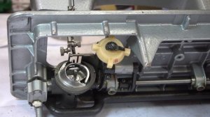 Почему Чайка рвёт нижнюю нить периодически? Как это устранить?