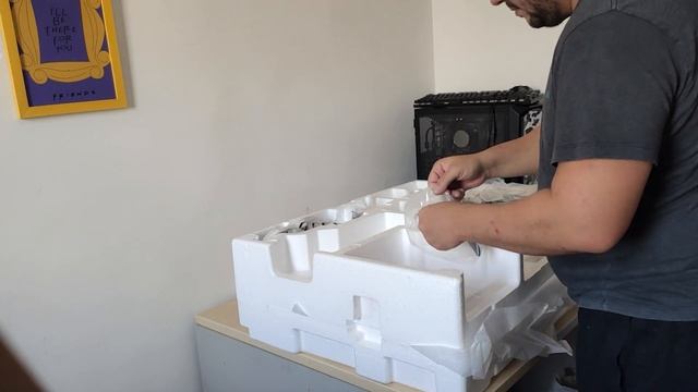 Unboxing Monitor Gamer AOC AGON W-LED 31.5 1ms 165hz AG323FCXE смотреть онлайн