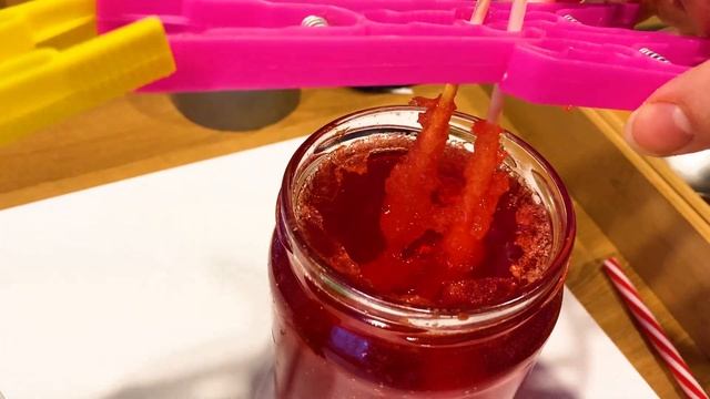 КАК ВЫРАСТИТЬ КРИСТАЛЛЫ ИЗ САХАРА. ЭКСПЕРИМЕНТЫ ДЛЯ ДЕТЕЙ. смотреть онлайн