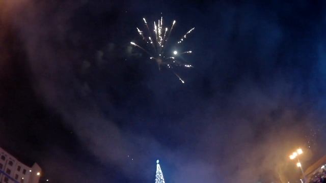 Новогодний салют на Театральной площади 2018! смотреть онлайн