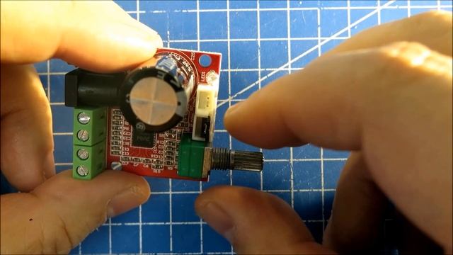 Усилитель D класса на основе PAM8610 2x10W 12-15V смотреть онлайн