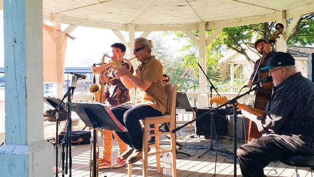 TUNE TOURS Tribute to Doc Severinsen - Here's That Rainy Day смотреть онлайн