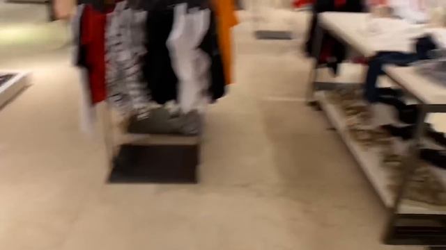 По магазинам?Я в восторге все нравится?Сосед зовёт Бухнуть