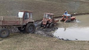 Трактор Т40 Застрял в Озере I Трактора Т 16 Сможетли Вытаскиват Трактор т40
