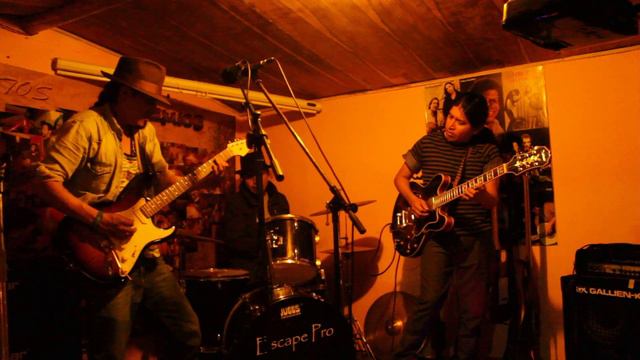 SAYRI TUPAK Y CITIZEN KICHWA ON STAGE смотреть онлайн