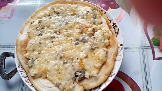 пицца с рисом на сковороде... смотреть онлайн