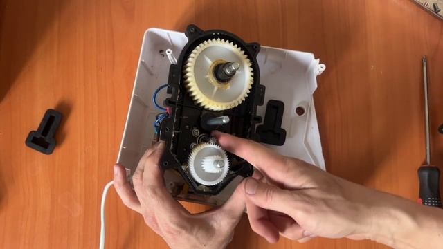 Бұзылған ет турағышты өз қолымызбен жөндеу. Ремонт мясорубки. смотреть онлайн