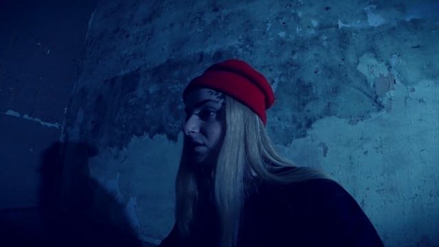 ОСТАЛАСЬ НА НОЧЬ В ЗАБРОШЕННОЙ ШКОЛЕ. ЖЕСТЬ ПОСЛЕ ПОЛУНОЧИ смотреть онлайн