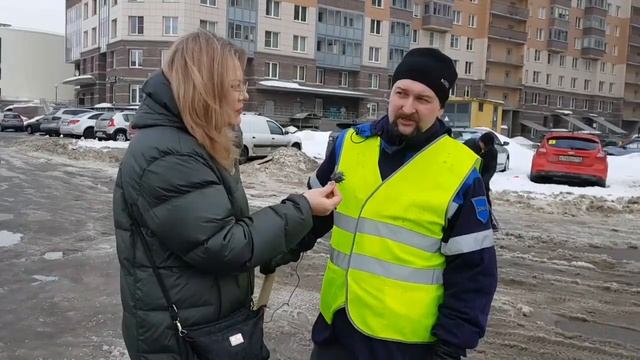 Жители убирают на Гжатской смотреть онлайн