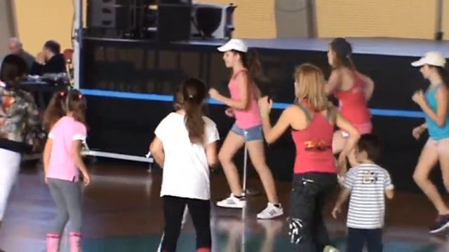 M2U00091.MPG-Zumbatomic- Electrificate!!!! @ Kleisto Gymnastirio Ilioupolis, Athens, Greece смотреть онлайн