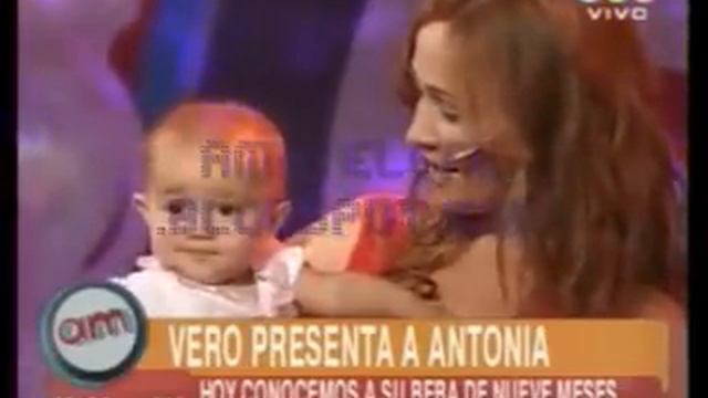 Veronica Lozano presenta a su hija Antonia смотреть онлайн
