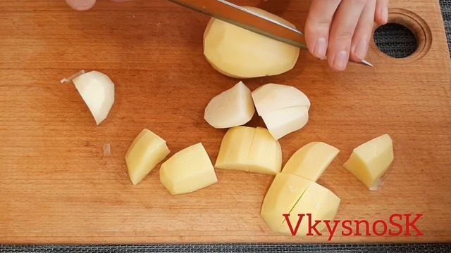 ТУШЕНАЯ КАРТОШКА С МЯСОМ (по деревенски),в мультиварке. смотреть онлайн