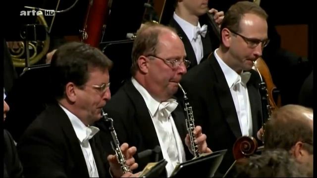 Wiener Philharmoniker - Maurice Ravel - Bolero - Regente Gustavo Dudamel (HD) смотреть онлайн