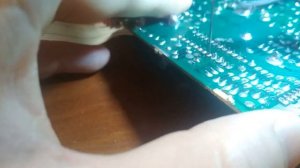 Как выпаять микросхему в dip-корпусе паяльником. Паяем с помощью иглы от шприца. Урок пайки 3