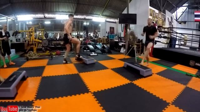 как тренировать ноги дома ФУТВОРК как тренировать передвижение, бокс, муай тай, мма, тайский бокс смотреть онлайн