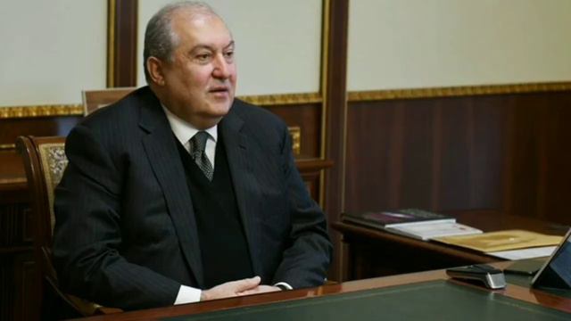 Президента Армении заподозрили в сокрытии двойного гражданства смотреть онлайн
