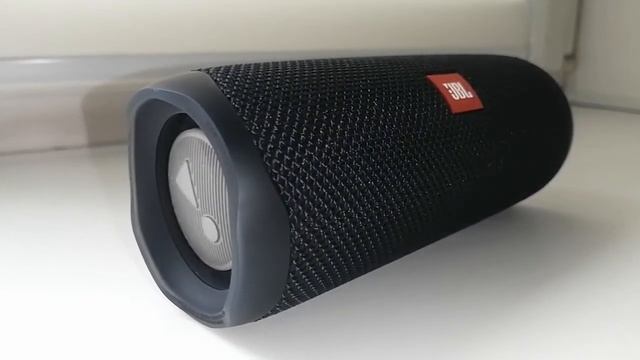 Колонка JBL FLIP 5 LFM 100% Bass Test смотреть онлайн