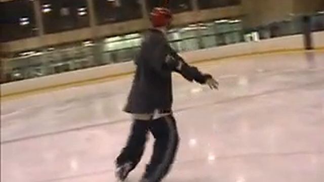 Learn Xtreme Ice Skating - The Cobra Footwork tutorial смотреть онлайн