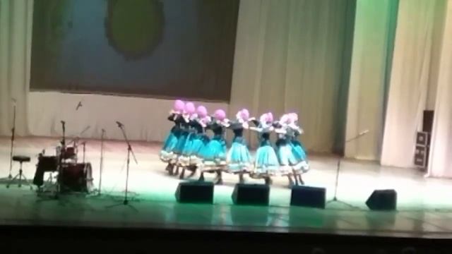 Кубанский казачий ансамбль.Танец "Гусеница". смотреть онлайн