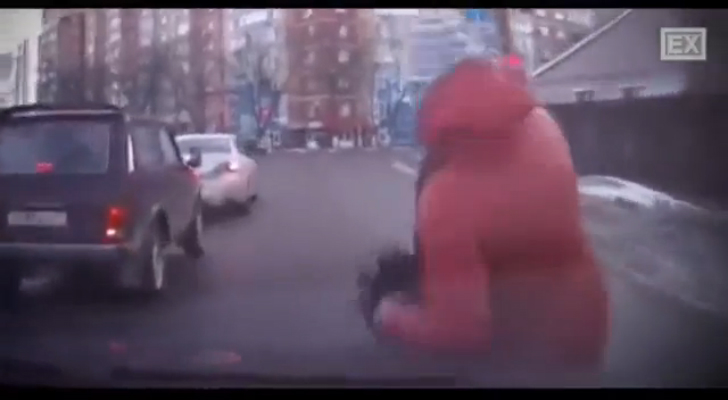 Жесткий социальный ролик про ПДД для пешеходов и родителей смотреть онлайн