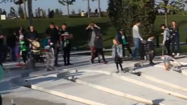 Хулиганская детская площадка в парке Галицкого в Краснодаре смотреть онлайн