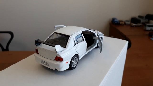 Машина Велли Митсубиси Лансер Welly Mitsubishi Lancer Коллекционные машины смотреть онлайн